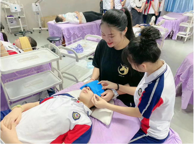 广州美容美发与造型（美容）专业（三年中技班）