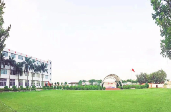 广东电子商务技工学校有哪些系部？