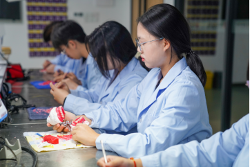 2025年口腔医学技术专业
